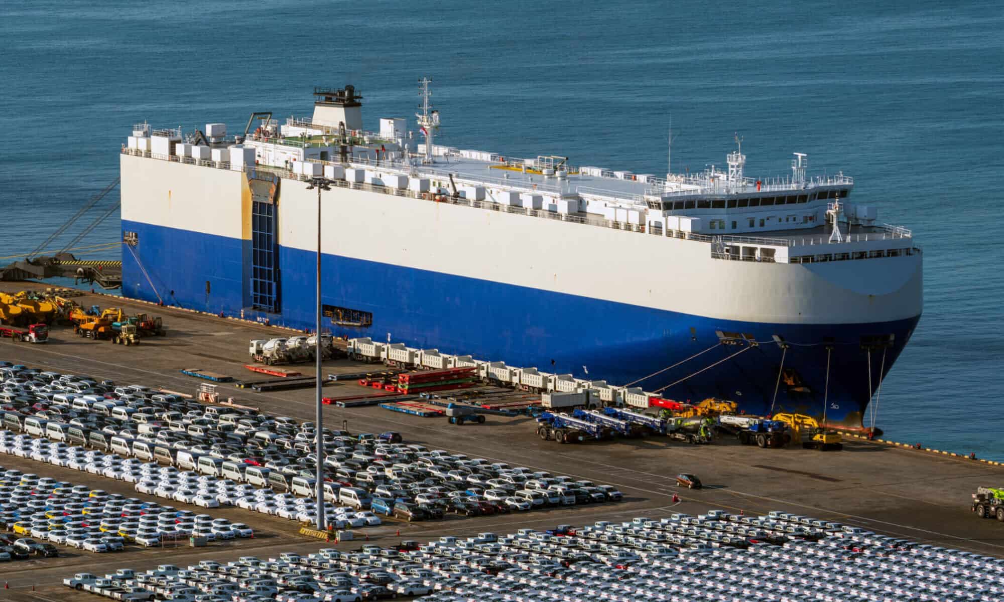 Hoegh Caribia vehicle carrier arriving in Aruba